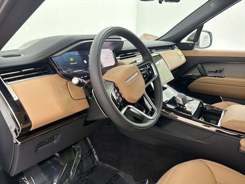 New 2026 Land Rover Range Rover Sport SE image 4