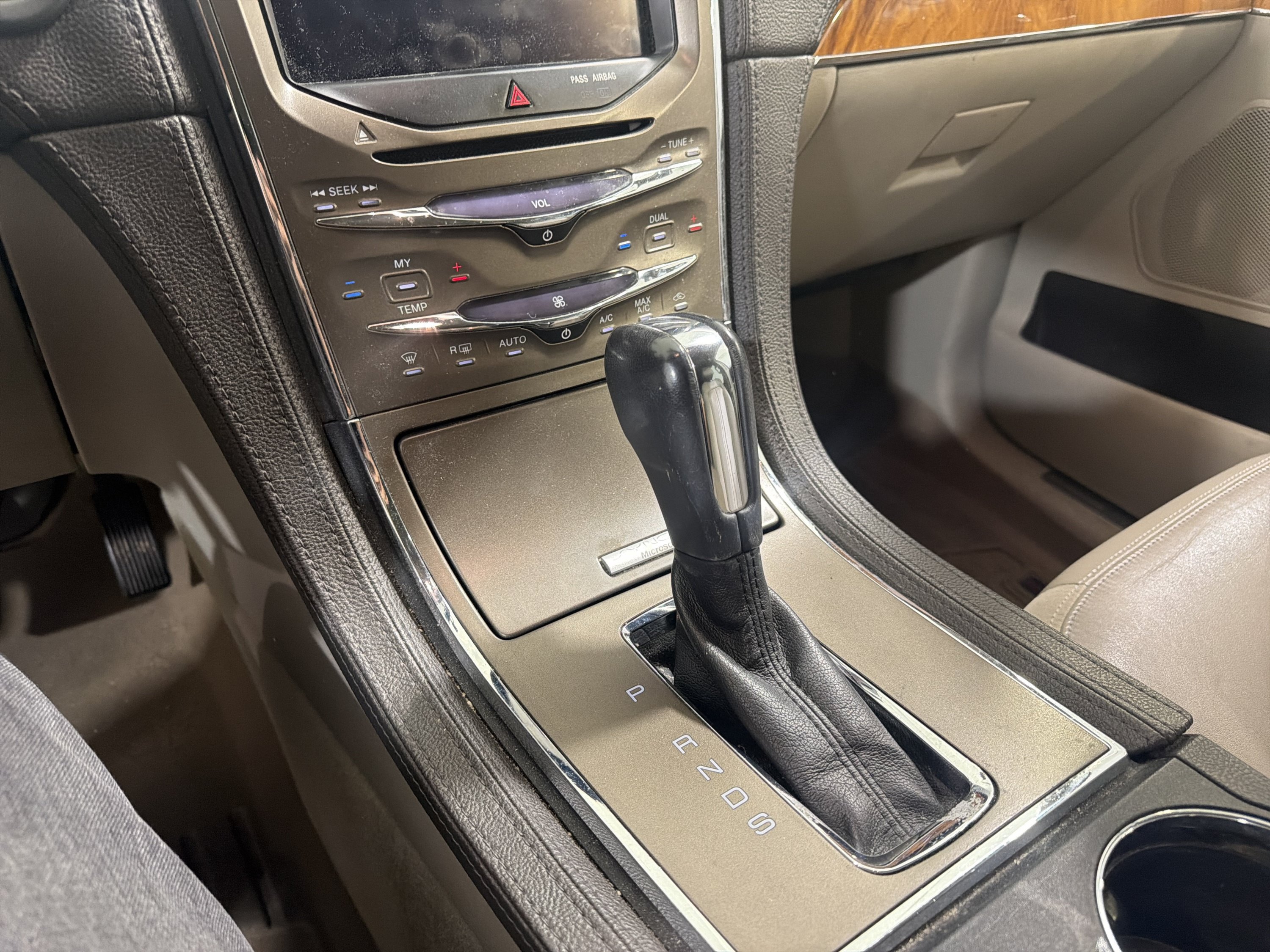 Used 2013 Lincoln MKX FWD w/ Wood Pkg image 17
