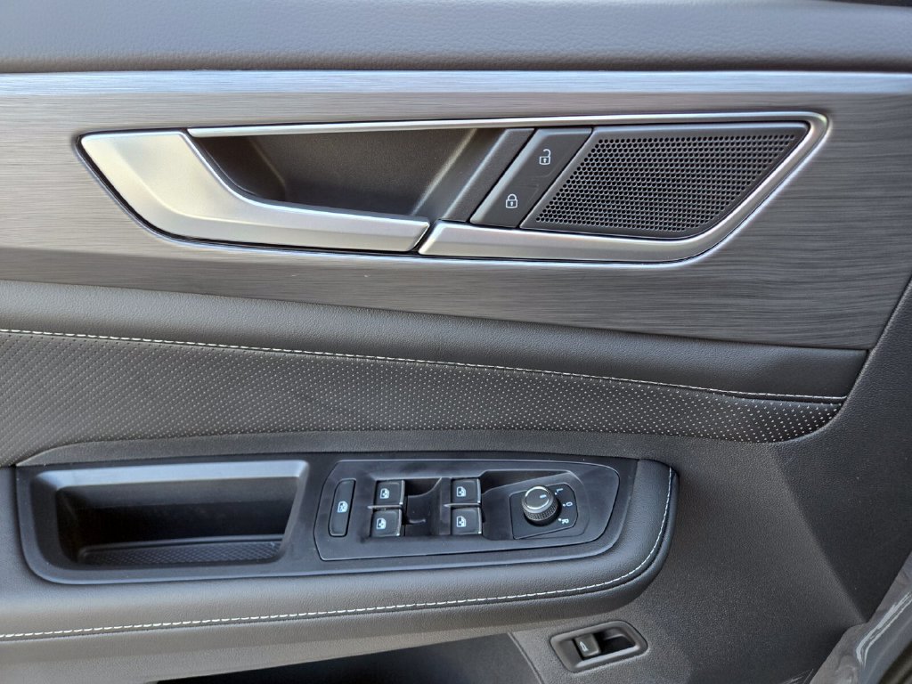 New 2025 Volkswagen Atlas Cross Sport SE AWD/4WD image 9