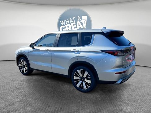 New 2026 Mitsubishi Outlander SE image 4