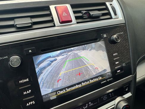 Used 2017 Subaru Outback 2.5i Premium image 17