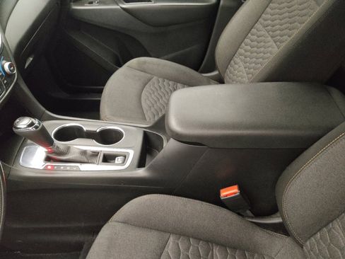 Used 2021 Chevrolet Equinox LT FWD image 26