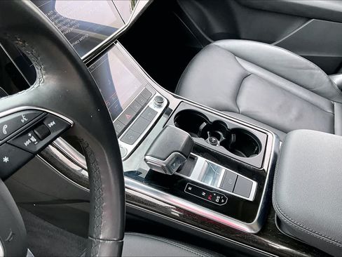 Used 2023 Audi Q7 3.0T Premium AWD/4WD image 31