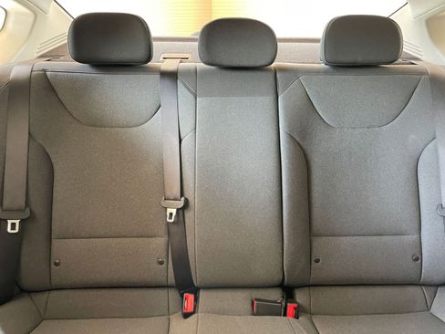 Used 2025 Kia K4 LXS image 37