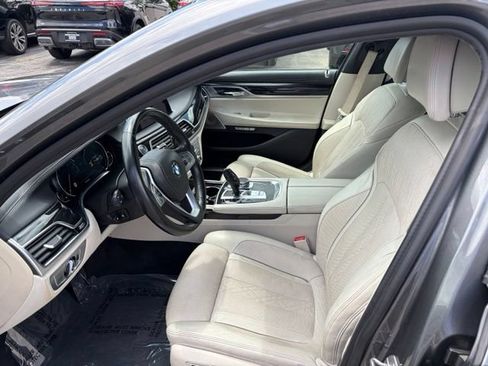 Used 2016 BMW 750i RWD image 15