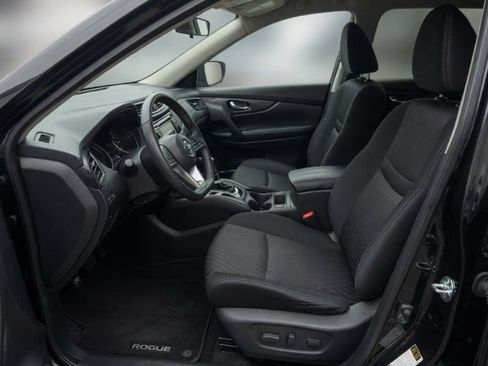 Used 2018 Nissan Rogue SV AWD/4WD image 3