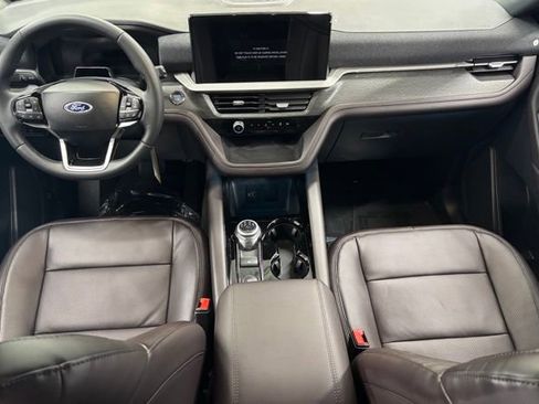 New 2026 Ford Explorer Platinum AWD/4WD image 2