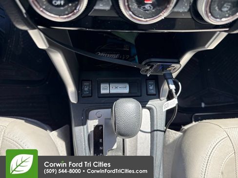 Used 2018 Subaru Forester 2.5i Limited AWD/4WD image 9