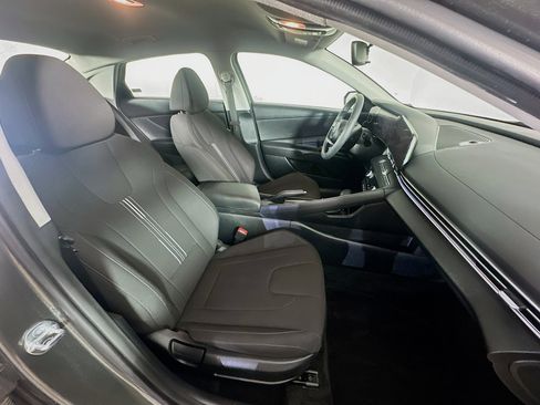 Used 2024 Hyundai Elantra SEL image 28