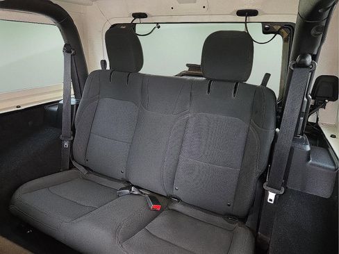 Used 2019 Jeep Wrangler Sport AWD/4WD image 9