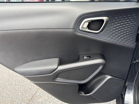 Used 2020 Kia Soul S image 27