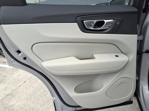 Certified 2023 Volvo XC60 B5 Ultimate w/ Climate Package AWD/4WD image 19