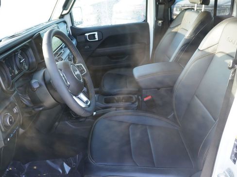 Used 2024 Jeep Wrangler Unlimited Sahara w/ Safety Group AWD/4WD image 16