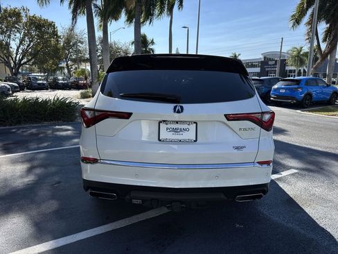 Used 2022 Acura MDX FWD w/ Technology Package image 2
