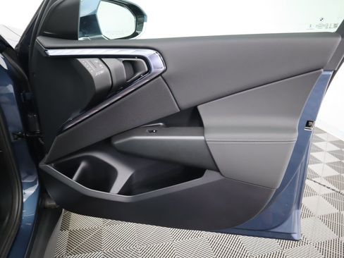 Certified 2025 BMW X3 xDrive30i w/ Convenience Package image 27