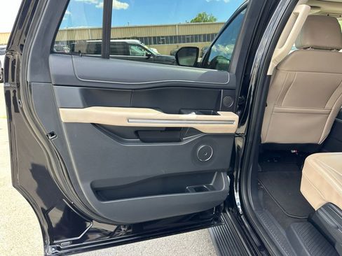 Used 2024 Ford Expedition Max Limited AWD/4WD image 22