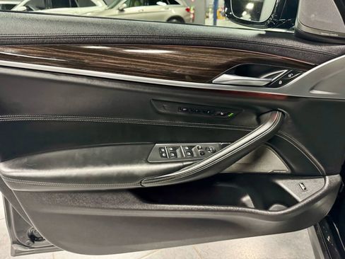 Used 2017 BMW 540i xDrive 540i xDrive Sedan 4D image 8