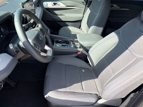 New 2026 Ford Explorer Active RWD image 19