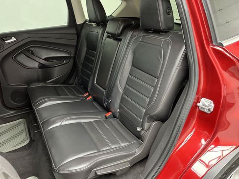 Used 2019 Ford Escape Titanium w/ U9j03 - Titanium Tow Package AWD/4WD image 13