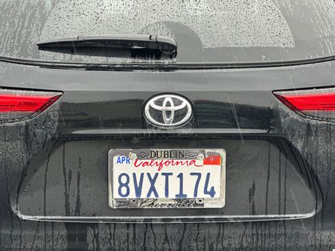 Used 2021 Toyota Highlander LE image 49