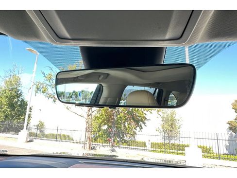 Used 2022 Toyota Highlander XLE image 26