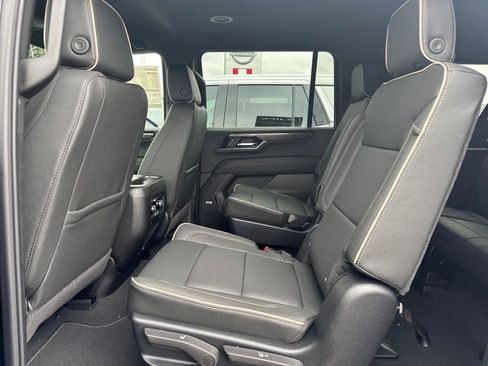 New 2026 GMC Yukon XL Elevation image 17
