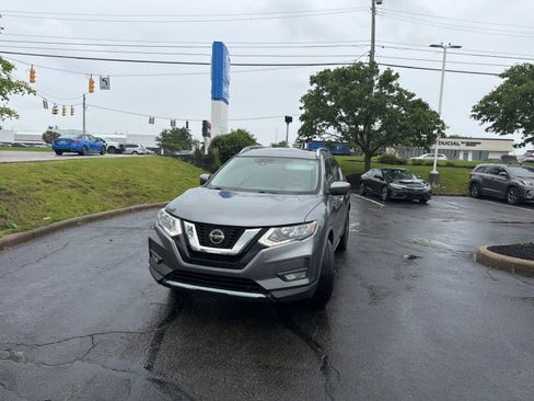 Used 2020 Nissan Rogue SV w/ Sun & Sound Touring Package AWD/4WD image 4