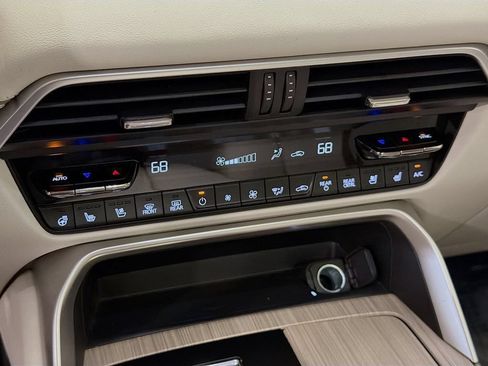 Used 2024 MAZDA CX-90 Plug-In Hybrid w/ Premium Plus AWD/4WD image 26