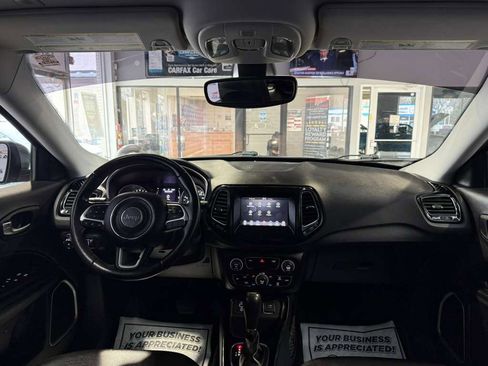 Used 2019 Jeep Compass Latitude FWD image 22