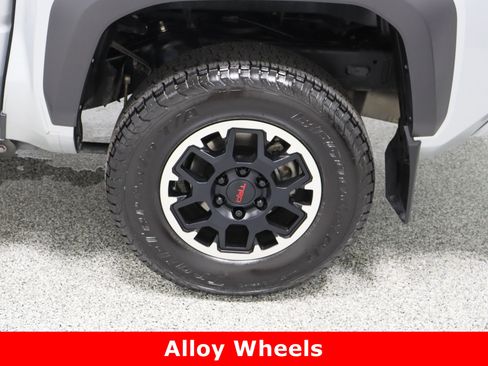 Used 2024 Toyota Tacoma TRD Off-Road image 10