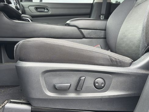 Certified 2024 Nissan Pathfinder SV FWD image 16