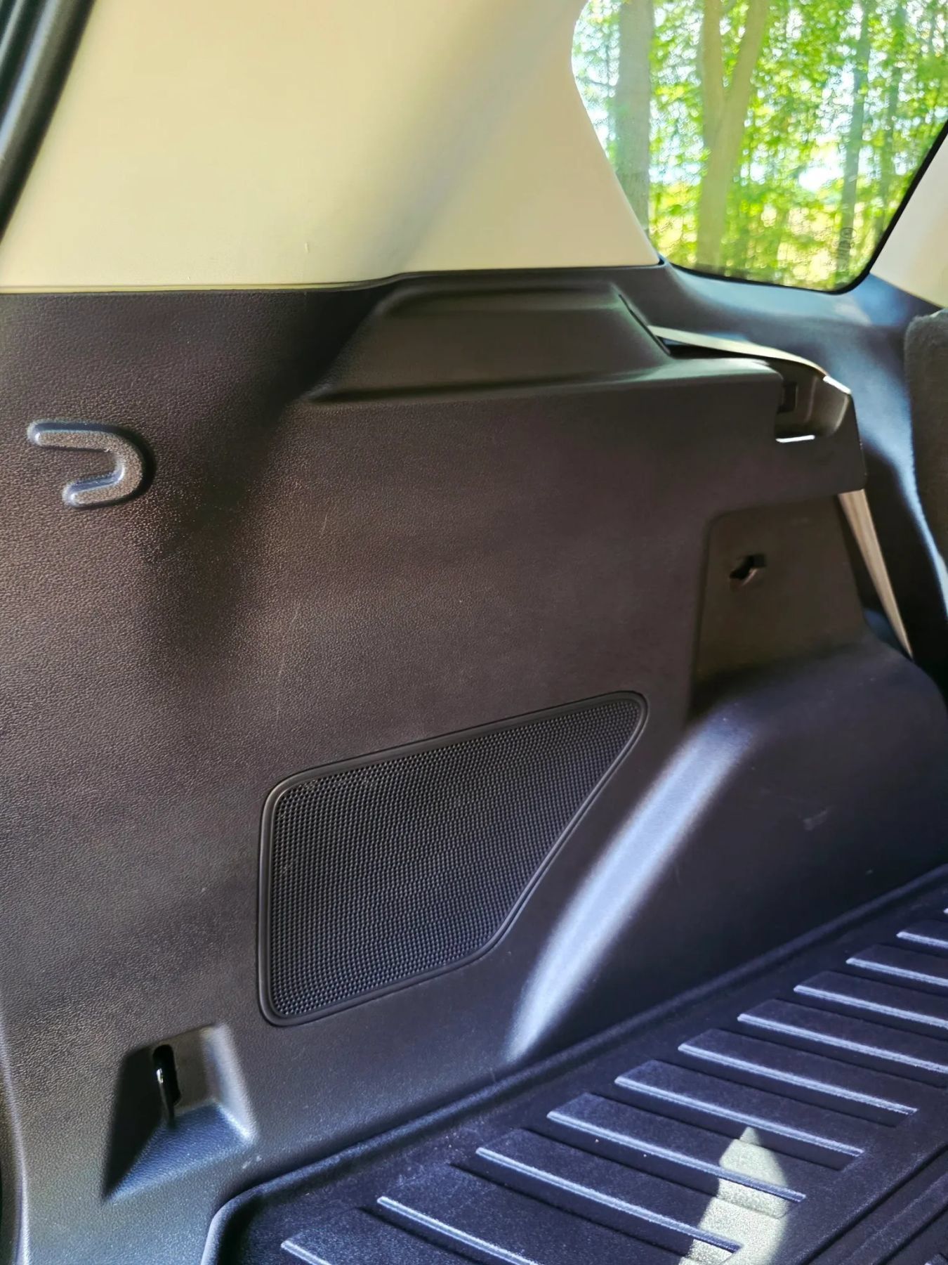 Used 2017 Ford Escape Titanium FWD image 37