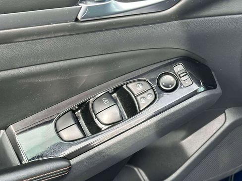 Used 2024 Nissan Altima 2.5 SR FWD image 16