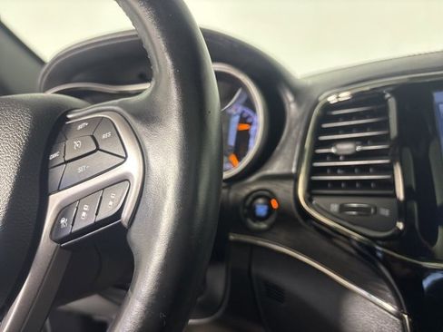 Certified 2019 Jeep Grand Cherokee High Altitude image 23