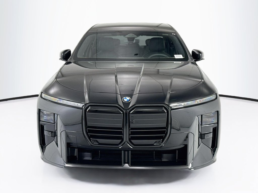 New 2027 BMW 740i w/ Premier Package RWD image 2