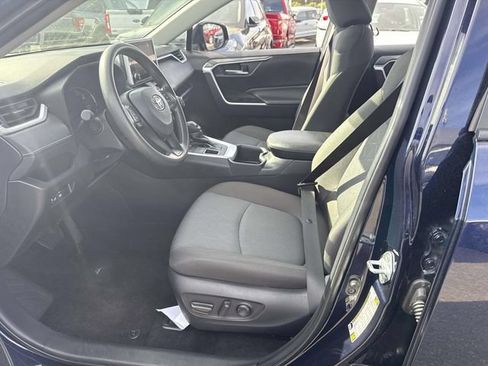 Used 2025 Toyota RAV4 XLE AWD/4WD image 17