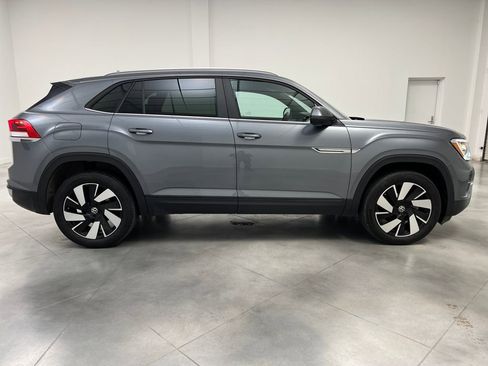 Used 2024 Volkswagen Atlas Cross Sport SE image 8