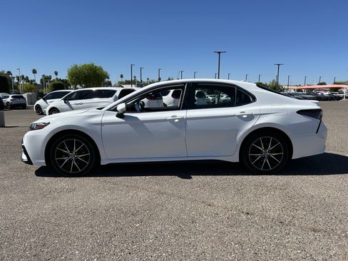 Used 2024 Toyota Camry SE w/ Blackout Package (TMS) FWD image 3