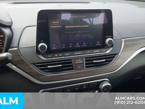 Used 2025 Nissan Altima 2.5 SV image 8