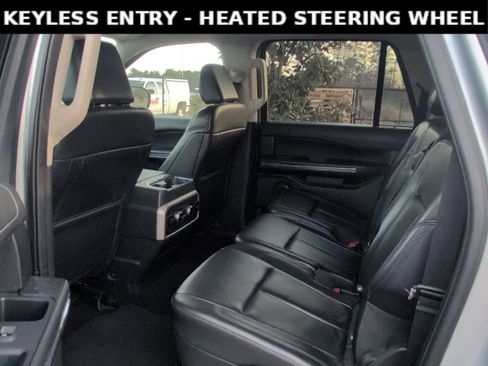 Used 2023 Ford Expedition Max XLT image 8