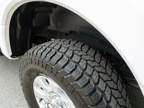 Used 2023 Ford F250 XLT AWD/4WD image 31