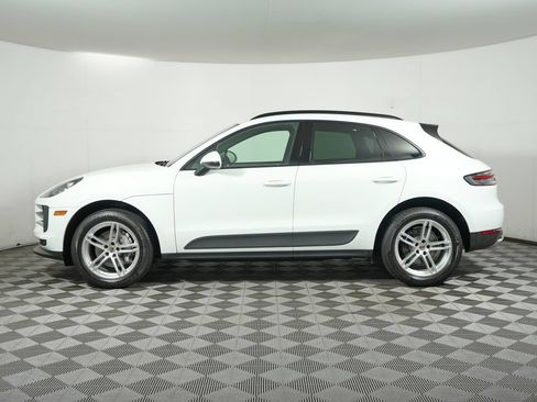 Certified 2021 Porsche Macan AWD/4WD image 2