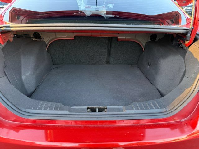 Used 2018 Ford Focus SE w/ Cold Weather Package FWD image 23
