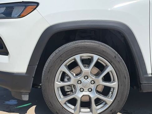 Used 2022 Jeep Compass Latitude image 5