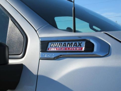 Used 2023 GMC Sierra 3500 Pro w/ Convenience Package image 8