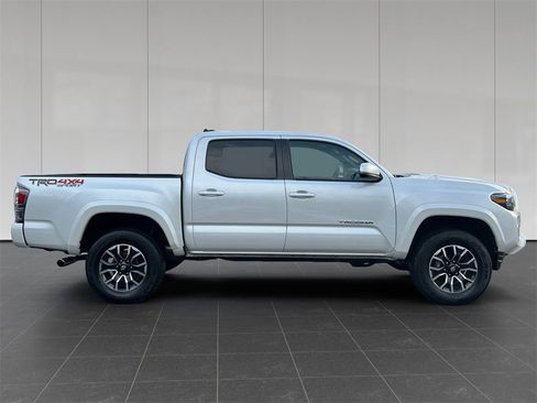 Used 2023 Toyota Tacoma TRD Sport w/ Technology Package image 6