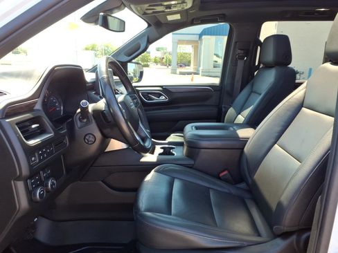 Used 2021 Chevrolet Tahoe Z71 w/ Luxury Package AWD/4WD image 22