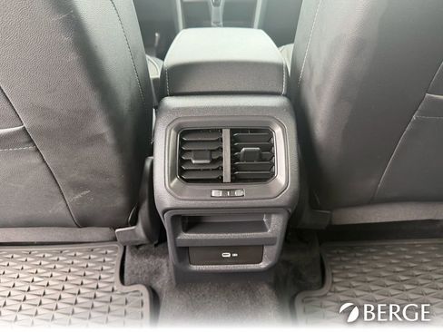 Used 2022 Volkswagen Taos SE image 19