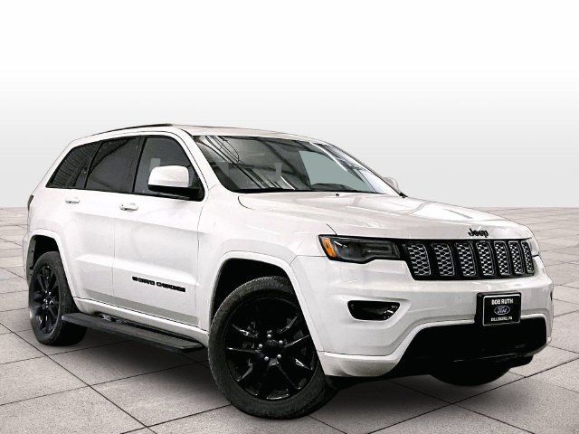 Used 2022 Jeep Grand Cherokee Laredo X AWD/4WD image 2