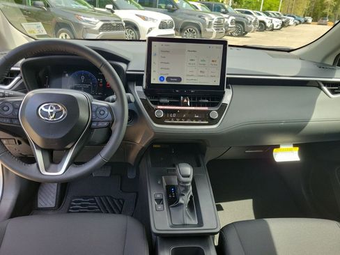 Used 2026 Toyota Corolla Cross LE FWD image 17